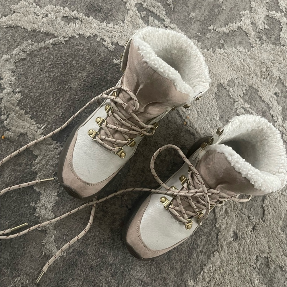 Boots H&M - Picture 2 of 3